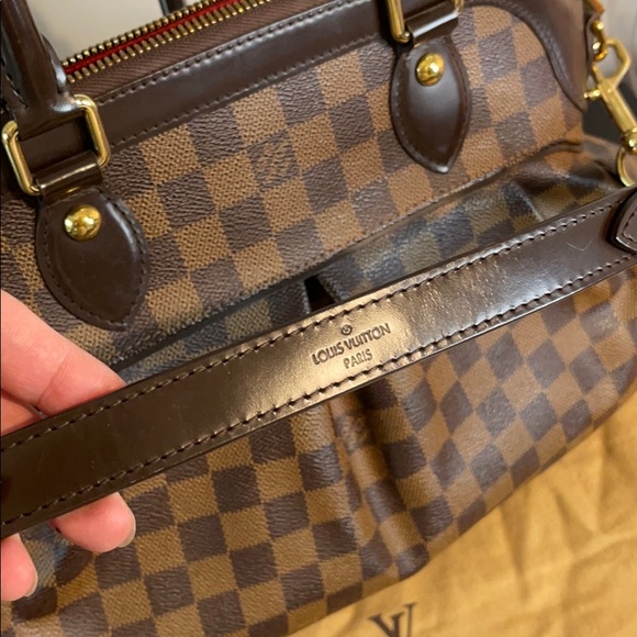 Authentic Louis Vuitton Classic Trevi PM Bag - Picture 5 of 17